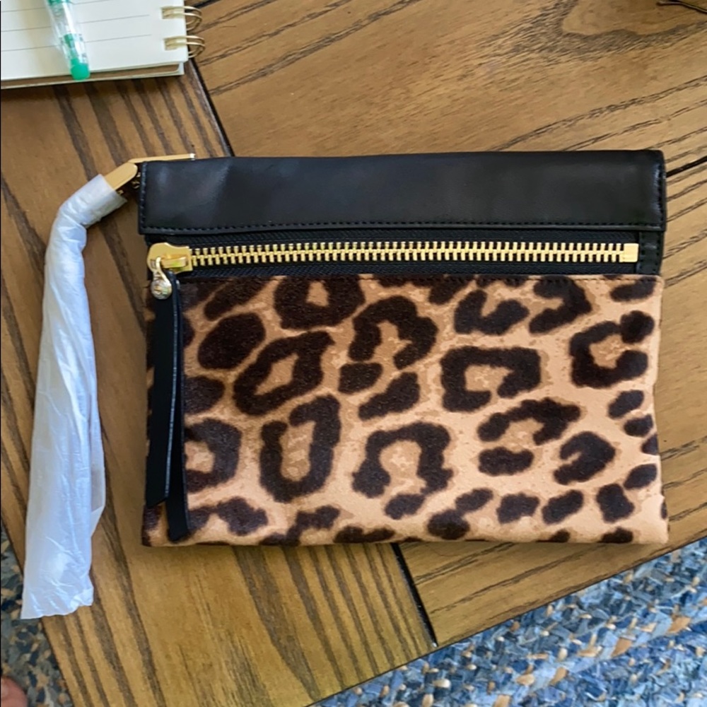 Henri Bendel wristlet